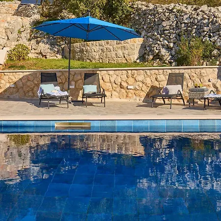 Hedera Estate Hedera Xvi Villa *